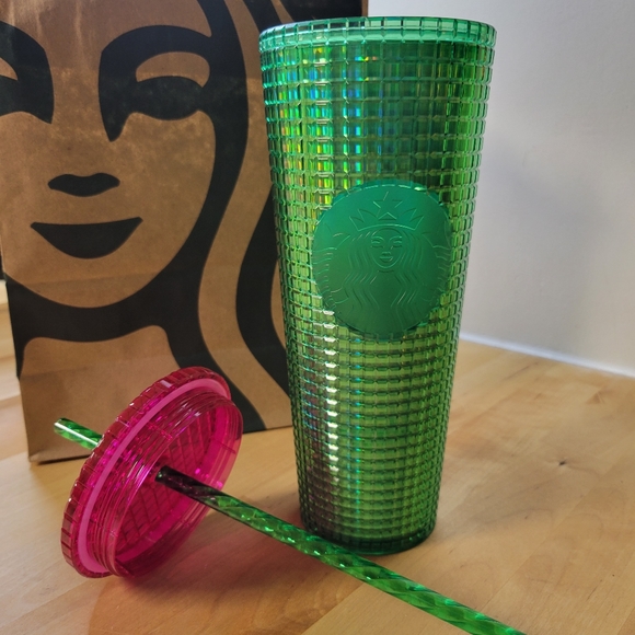 Starbucks 2023 Iridescent ‘Sprout’ Green Pink Grid Bling Venti Tumbler - Picture 4 of 9